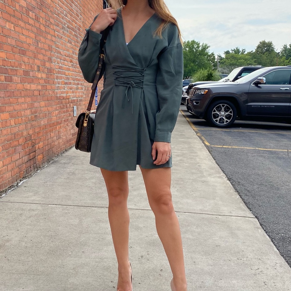 Zara Green Sheath Mini Dress with V-Neck Bishop Sleeves